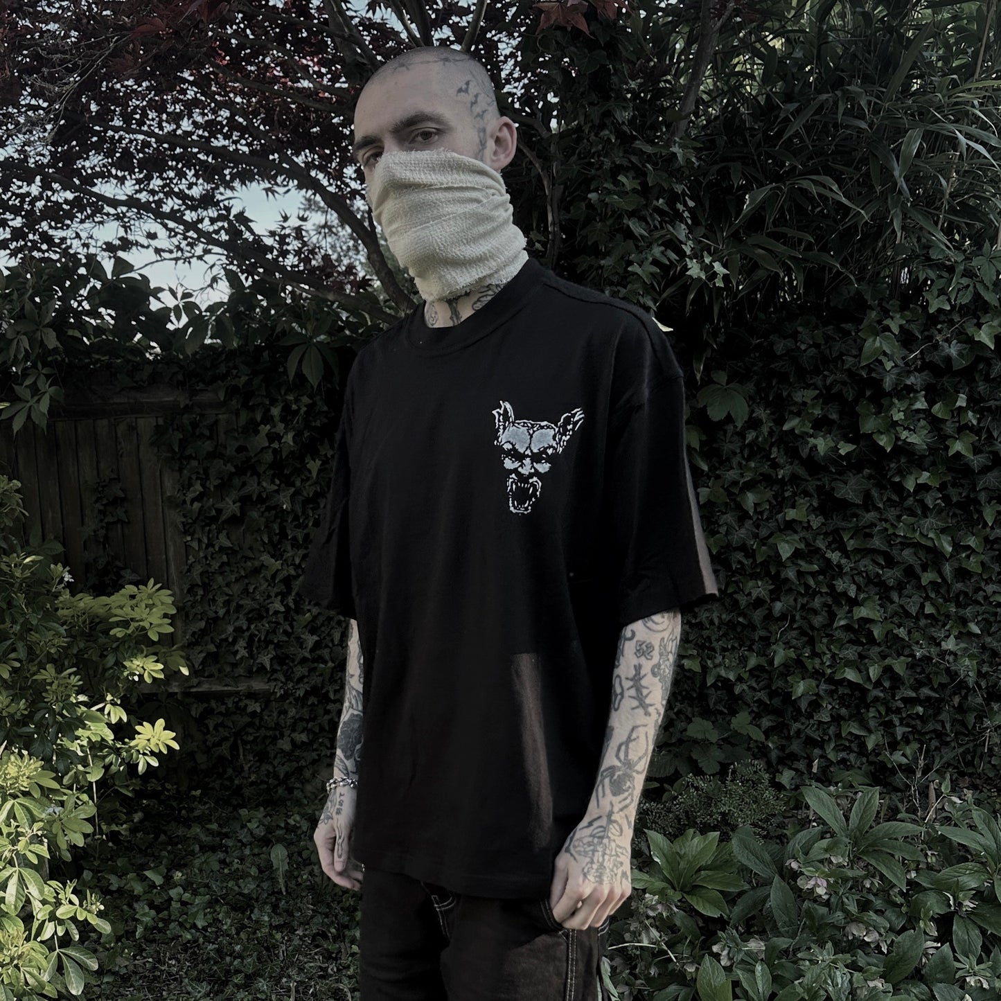 VAMP FACE TEE
